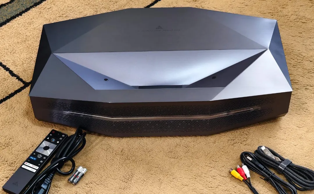Обзор AWOL VISION Aetherion Max: UST-проектор с тройным лазером за $4500