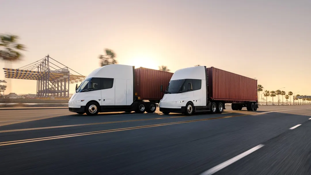 Tesla начала поставки Semi: заказ ZET SCALE на 2500 грузовиков