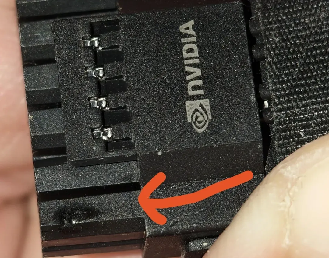 У RTX 4090 оплавился адаптер 12VHPWR даже при лимите мощности 80%
