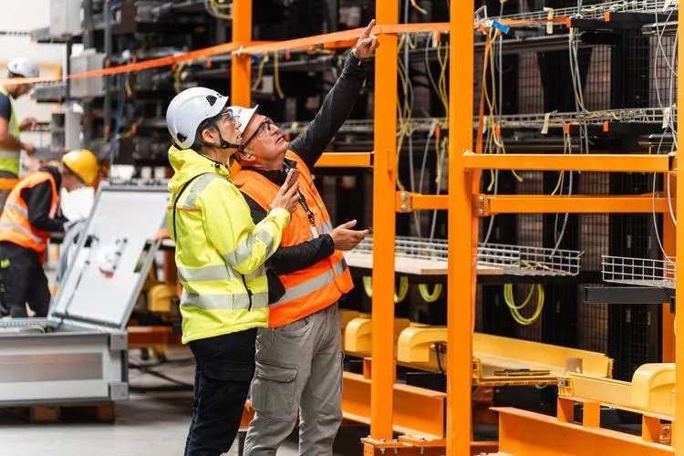 Vertiv расширит завод в Словакии на 22 000 кв. м для оборудования дата-центров