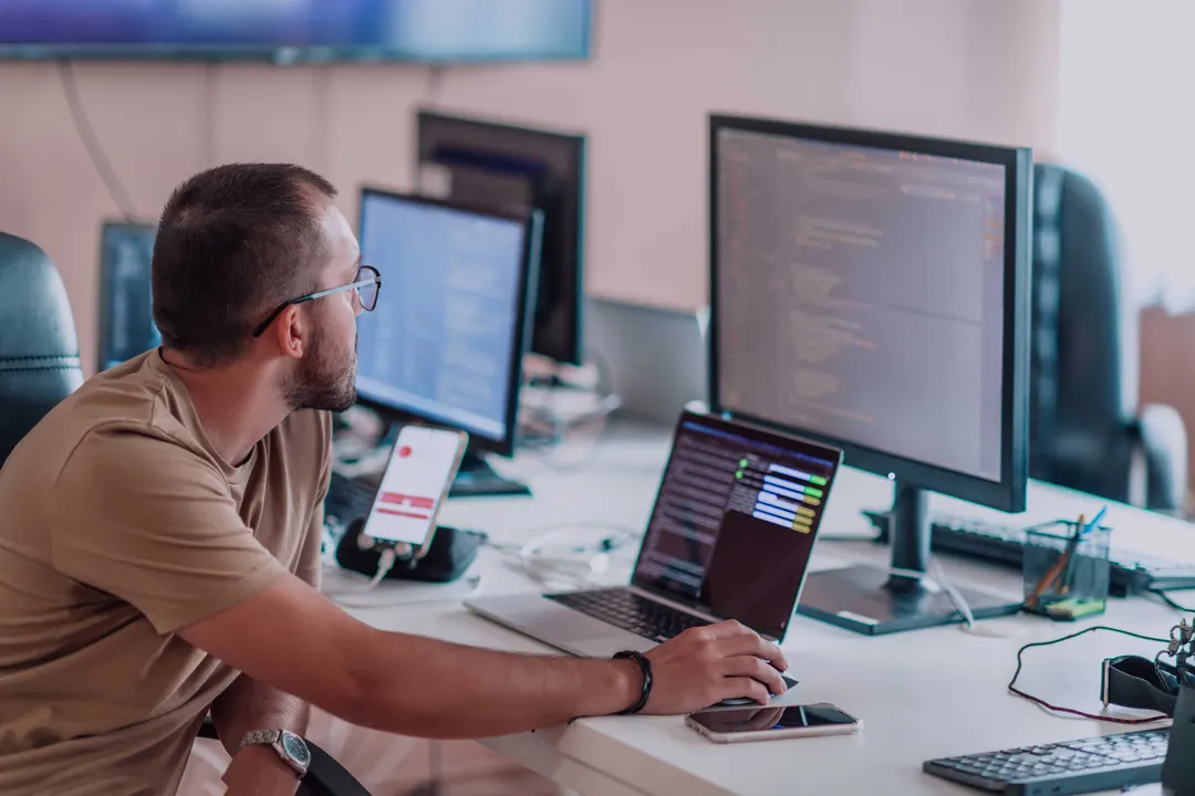 pgEdge выпустила Starfleet — Postgres-платформу для ИИ-приложений