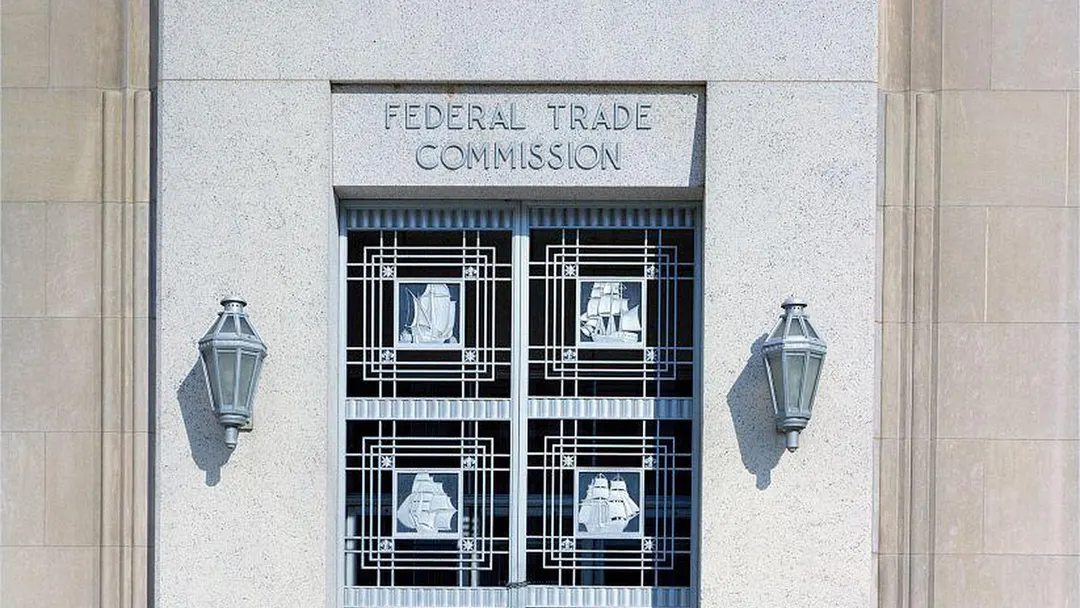 FTC запросила мнения о ответственности платформ за мошенническую рекламу
