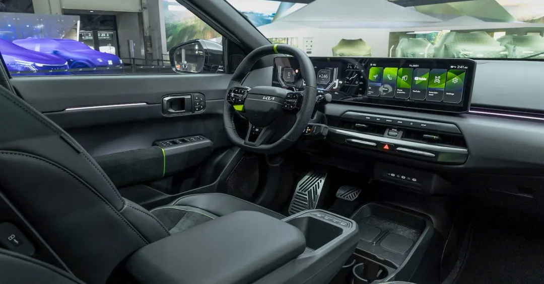 Kia тестирует салон с экраном Hyundai Pleos на обновлённом K5