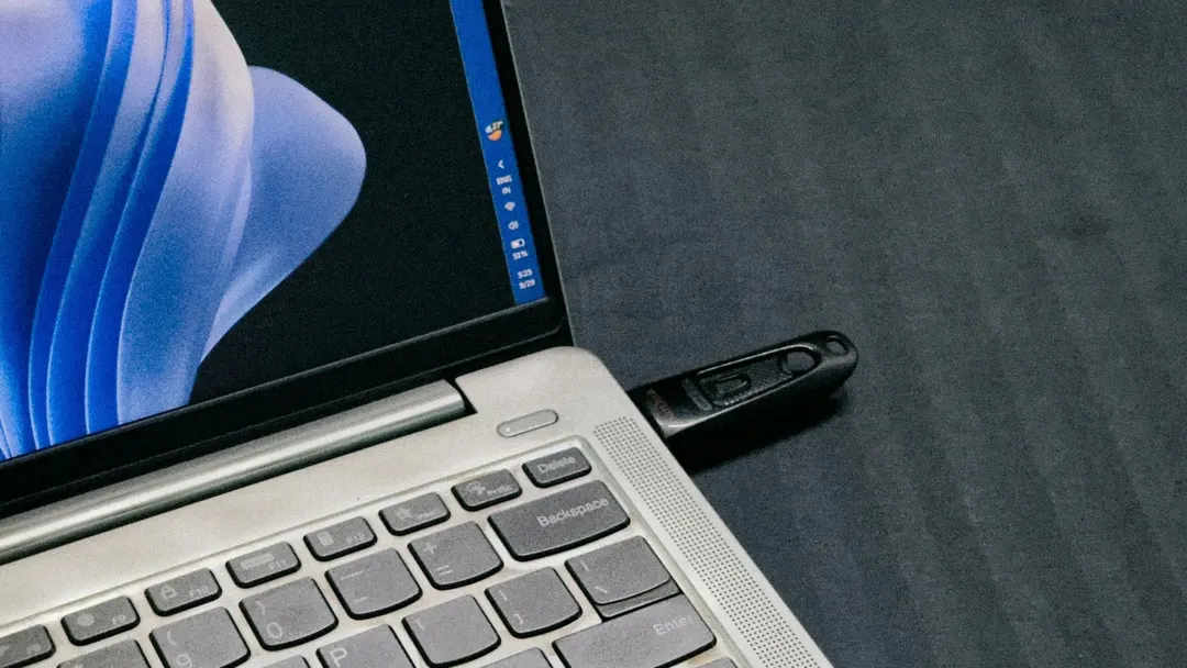 Microsoft объяснила, почему Windows помнит подключённые USB-накопители