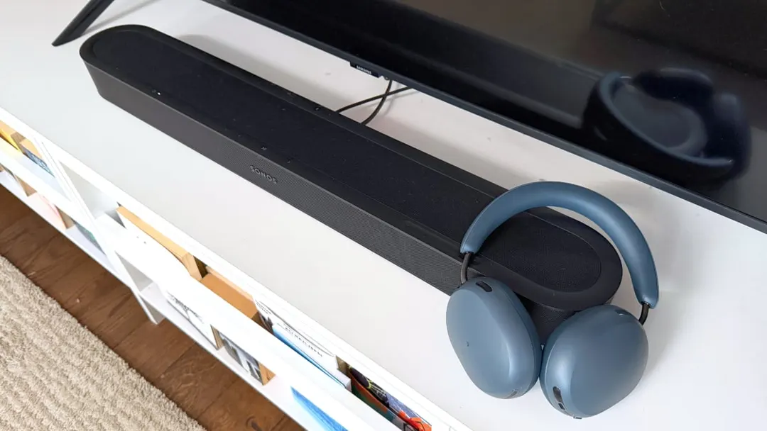 Sonos Ace Ultra получили функцию переключения звука с саундбара