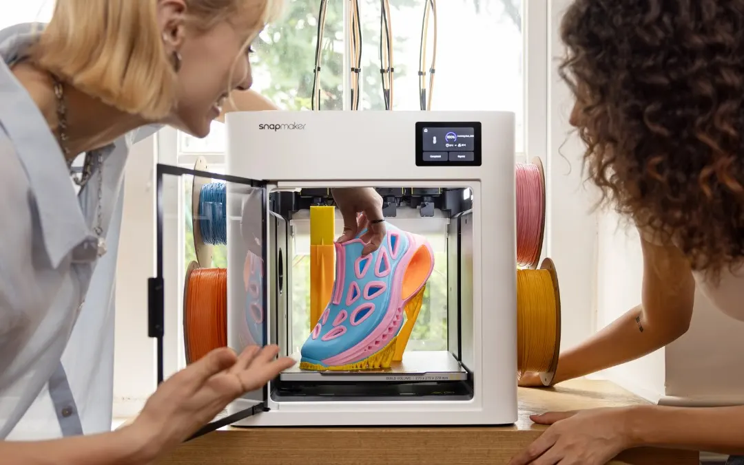Snapmaker выпустила 3D-принтер U1 с четырьмя печатающими головками