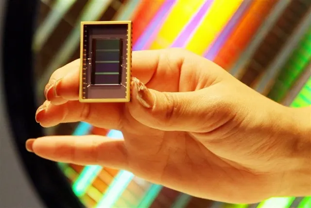Китай переводит 3D DRAM из лабораторий на пластины