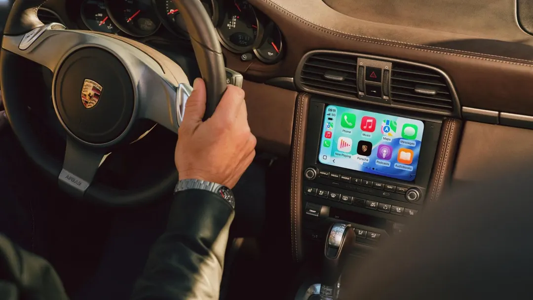 Porsche выпустила PCCM Plus с беспроводным CarPlay для старых 911, Cayman и Boxster