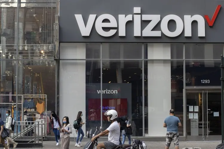 FCC отложила решение по отказу Verizon от медных линий в девяти штатах