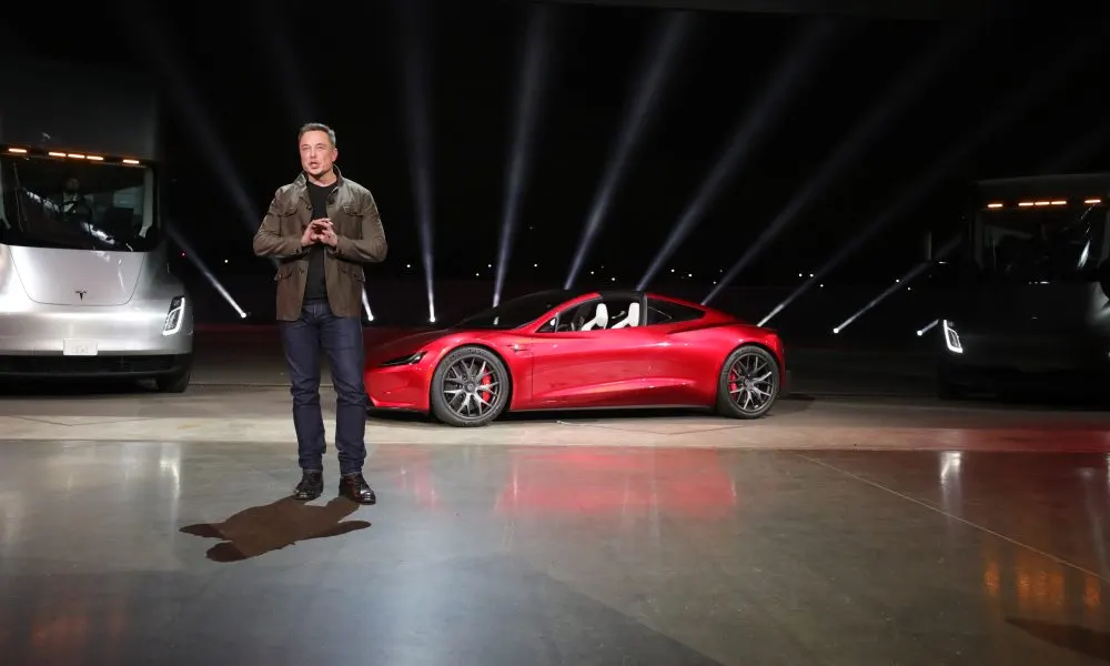 Tesla перенесла презентацию Roadster на 15 октября из-за ветра