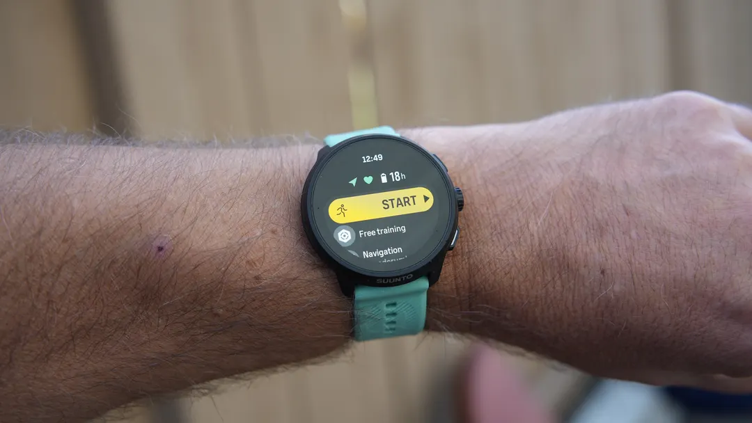 Suunto Run 2: спортивные часы с ИИ-тренером и улучшенным пульсометром