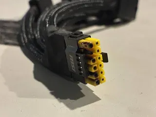 Владелец RTX 5090 сообщил о серьёзном повреждении 16-контактного разъёма