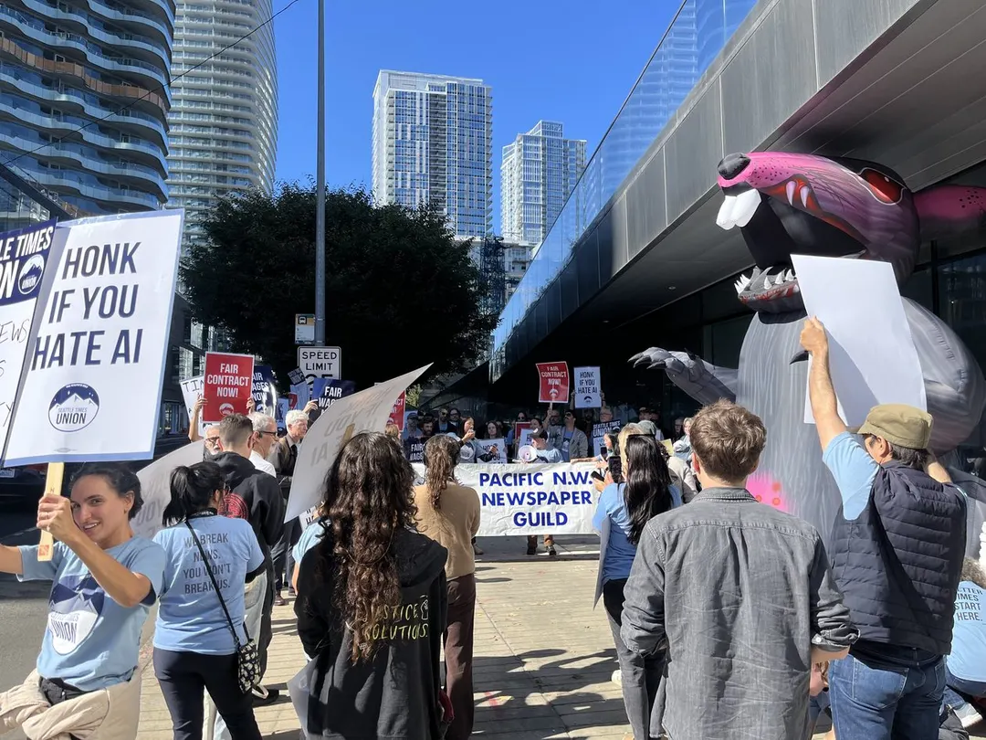 Профсоюз Seattle Times пикетирует из-за ИИ и требует защиты рабочих мест