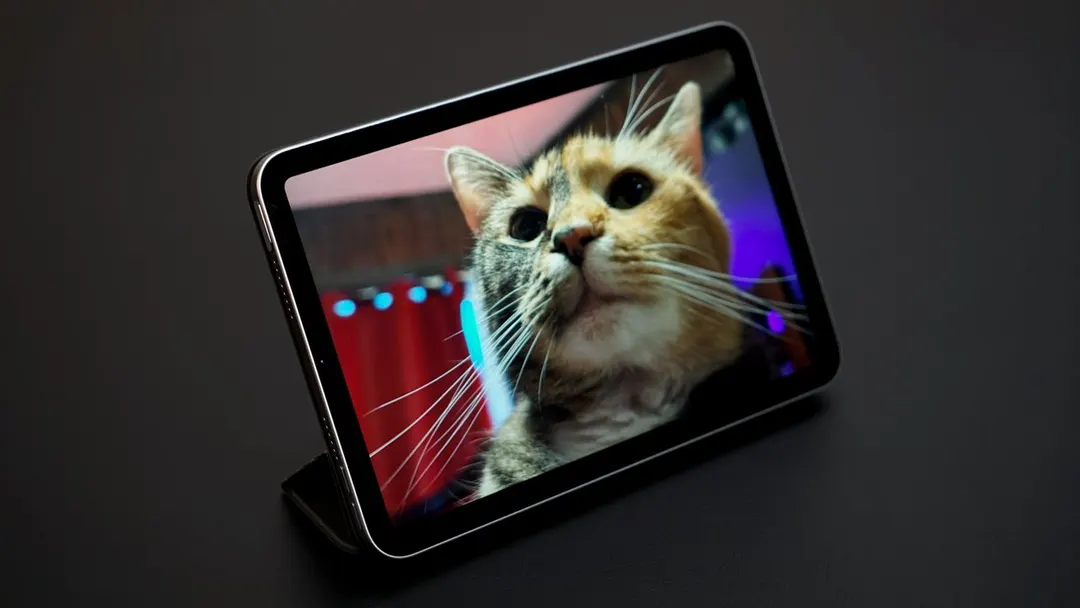 В коде найдены новые функции Home Hub: Photo Face и связь с iPhone Duo