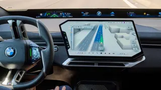 BMW обновляет навигацию в стиле Tesla: 3D-вид с ассистентами