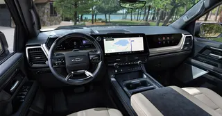 GM обновила софт пикапов Silverado и Sierra: CarPlay в режиме «картинка в картинке»