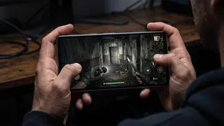 DeepSeek-V4.1-Flash и Hermes ускорили Resident Evil 7 на 50% на смартфоне 4-летней давности
