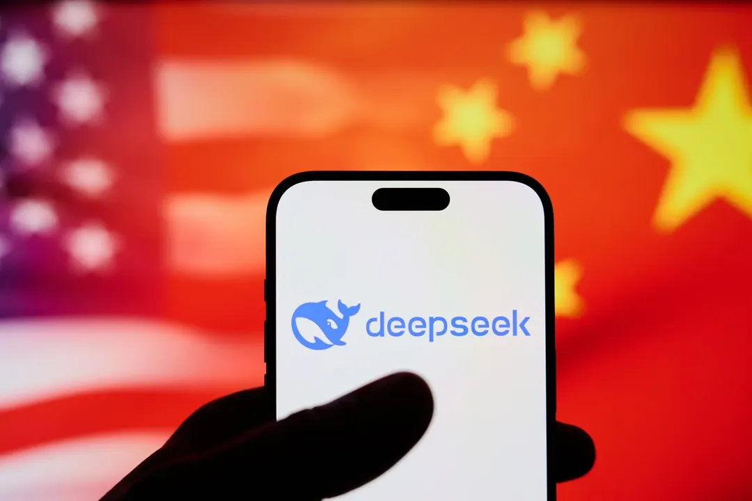 Китай проверяет DeepSeek и Moonshot из-за перенаправления запросов в Claude