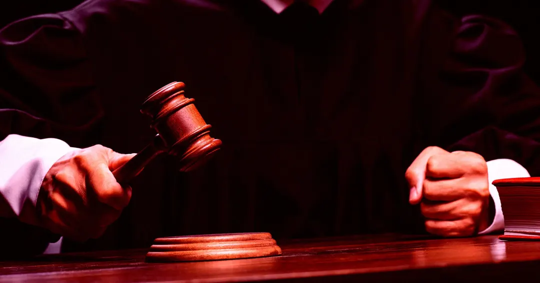 Судьи Флориды предупредили об угрозе «ИИ-мусора» в судебных документах