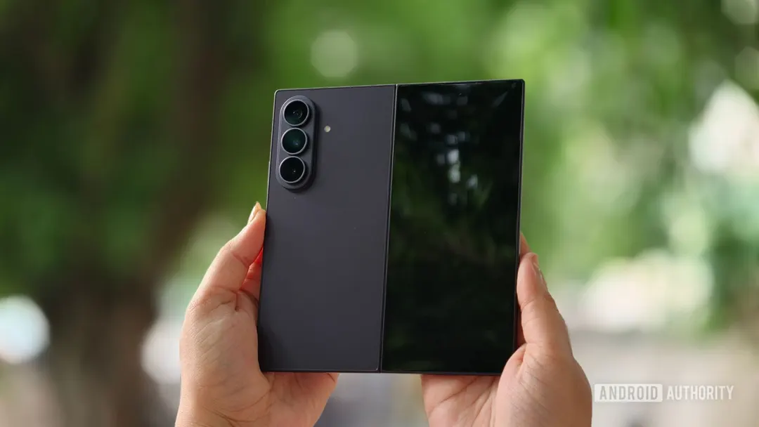 YouTube зависает на Galaxy Z Fold 8 Ultra и других смартфонах Samsung