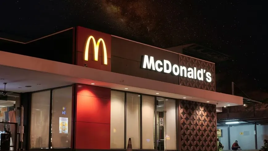 McDonald's использует ИИ для расчёта цен в почти 14 000 ресторанов