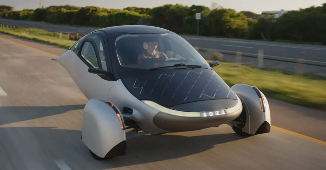 Aptera снизила план запуска Solar EV до $25 млн, акции упали на 15%