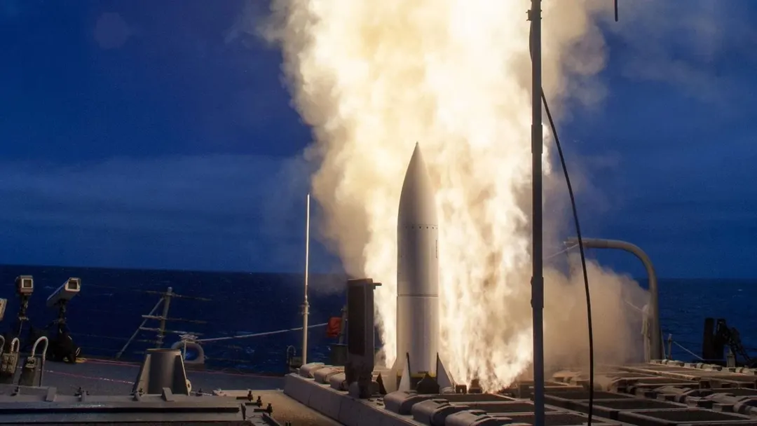 Raytheon получила контракт на $24,4 млрд на ракеты SM-6