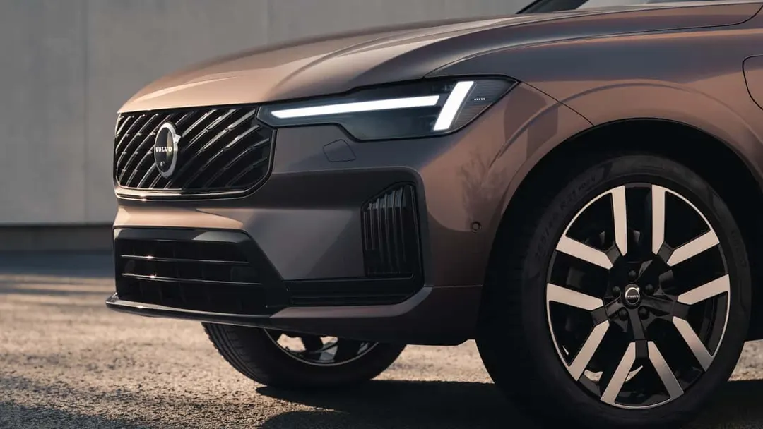Volvo отказалась от годового прогноза после падения продаж