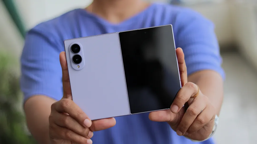 Galaxy Z Fold 8 на 53 г легче iPhone Duo при том же экране 7,6"
