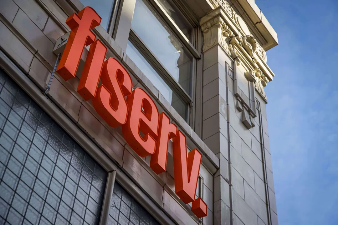 Fiserv запустила стейблкоин-платформу для 10 000 банков с расчётами за 400 мс