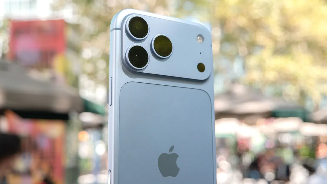 iPhone 18 Pro: жалобы на сбои связи AT&T и хрип динамиков
