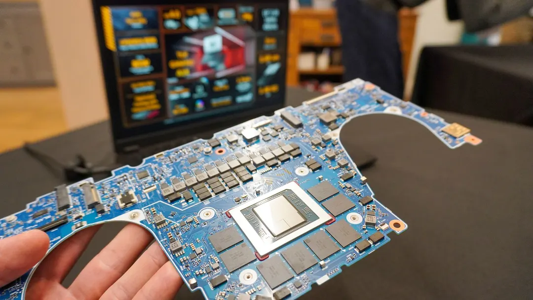 AMD показала Ryzen AI Max+ Pro 495 с 192 ГБ памяти в ответ Nvidia