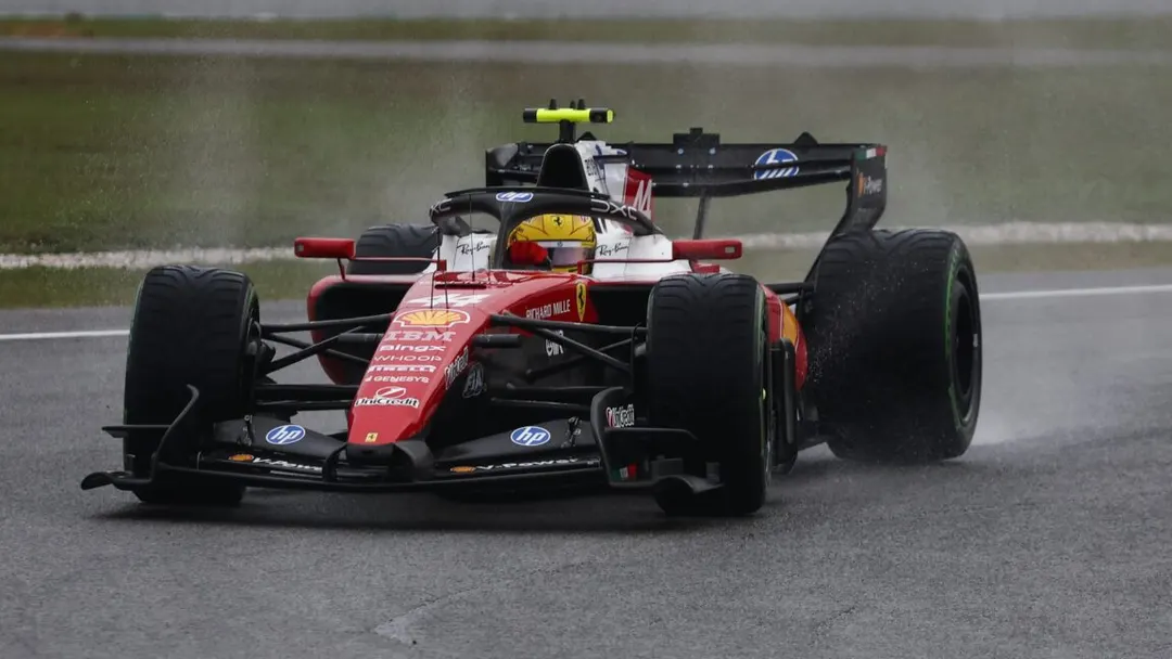 Гонку F1 в Бахрейне перенесли в Малайзию, старт сорвал баг в ПО болидов