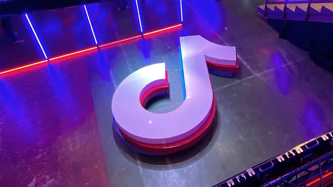 TikTok запустила ИИ-инструменты для покупок и рекламную сеть