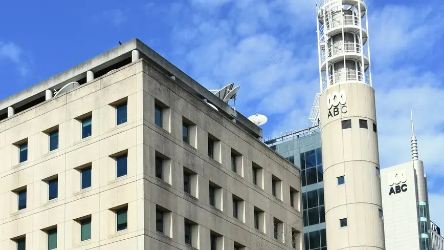 ABC заявила парламентскому комитету Австралии о вероятном скрейпинге её контента ИИ-компаниями