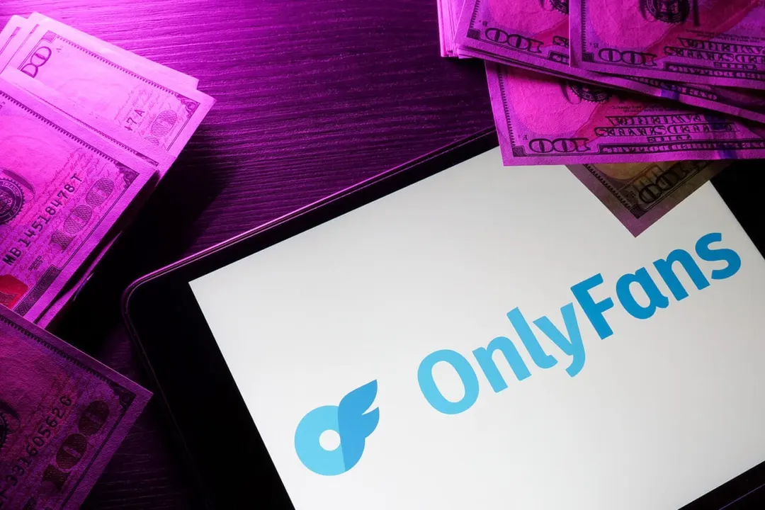 ИИ-комики в Instagram воруют шутки реальных стендаперов ради продажи OnlyFans