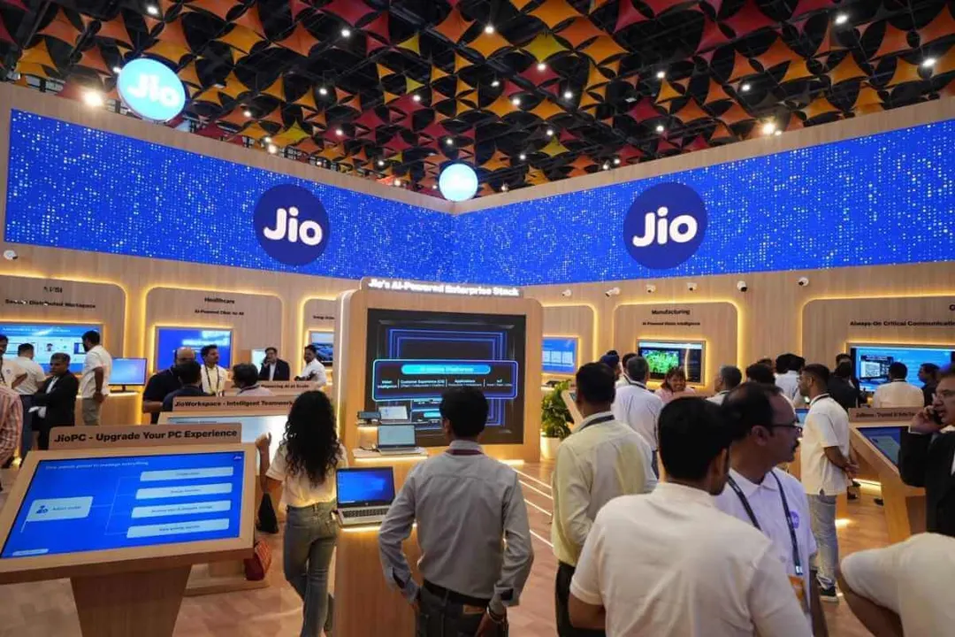 Jio показала на IMC 2026 суверенные ИИ-технологии и спутниковую связь