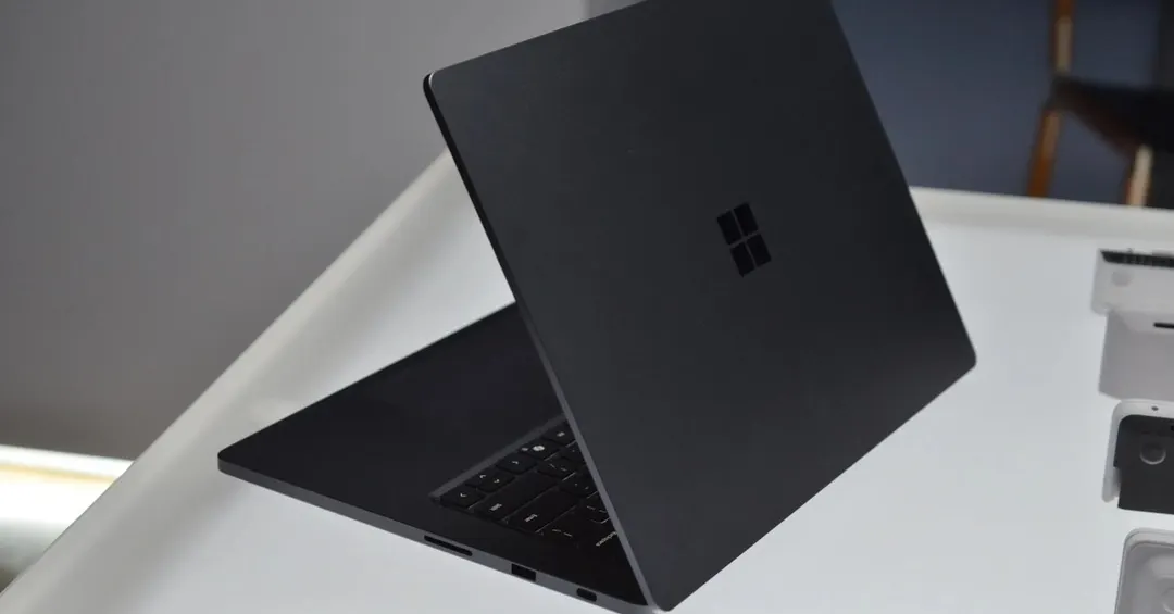 Surface Laptop Ultra выйдет 16 октября от $2599