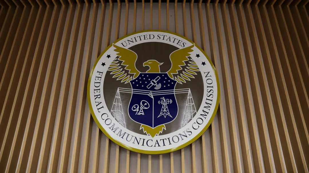 FCC предложила аукцион спектра 25 МГц и открытие 800 МГц для дронов