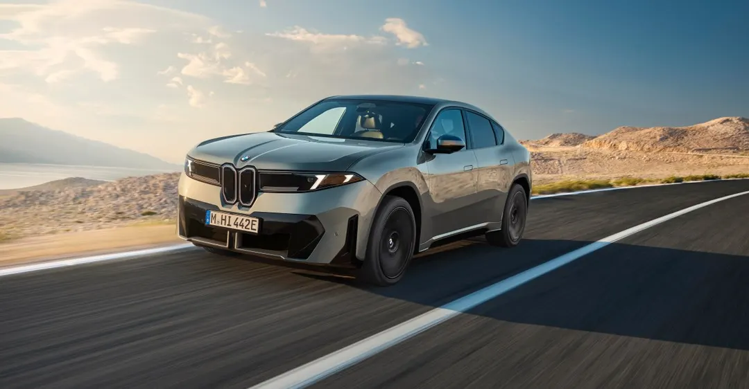 BMW представила электрический кроссовер iX4 с запасом хода 428 миль
