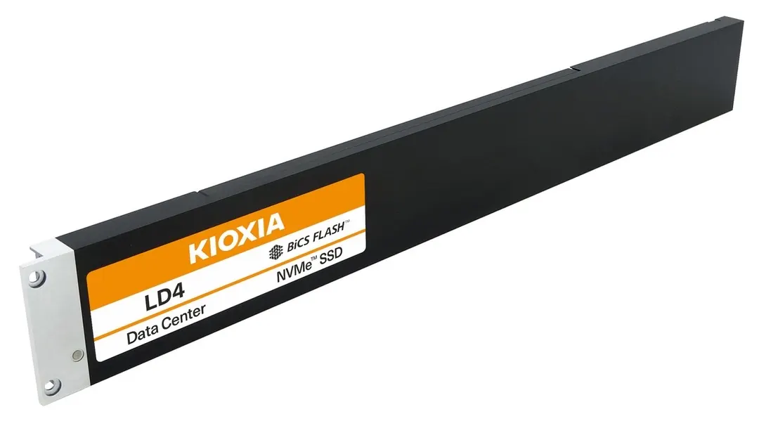 Kioxia представила первый SSD в формате E1.L на QLC-памяти