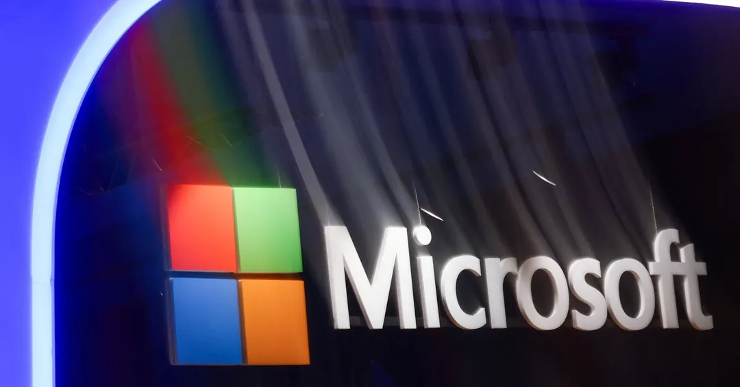 США приостановили участие Microsoft, Adobe и Infosys в программе ВНЖ для иностранных специалистов