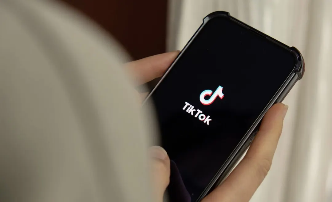 Нью-Йорк обвинил TikTok в плацебо-тестах сброса ленты на подростках