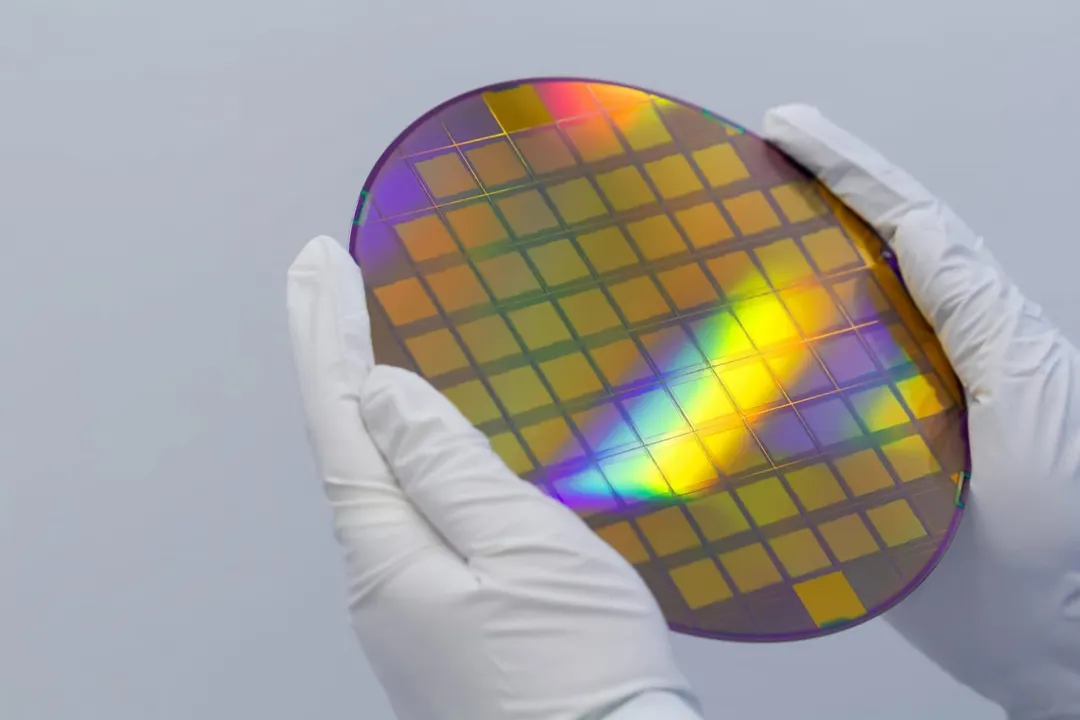 Отчёт TSMC 15 октября: аналитик ждёт деталей по A14, CoWoS и Terafab Маска