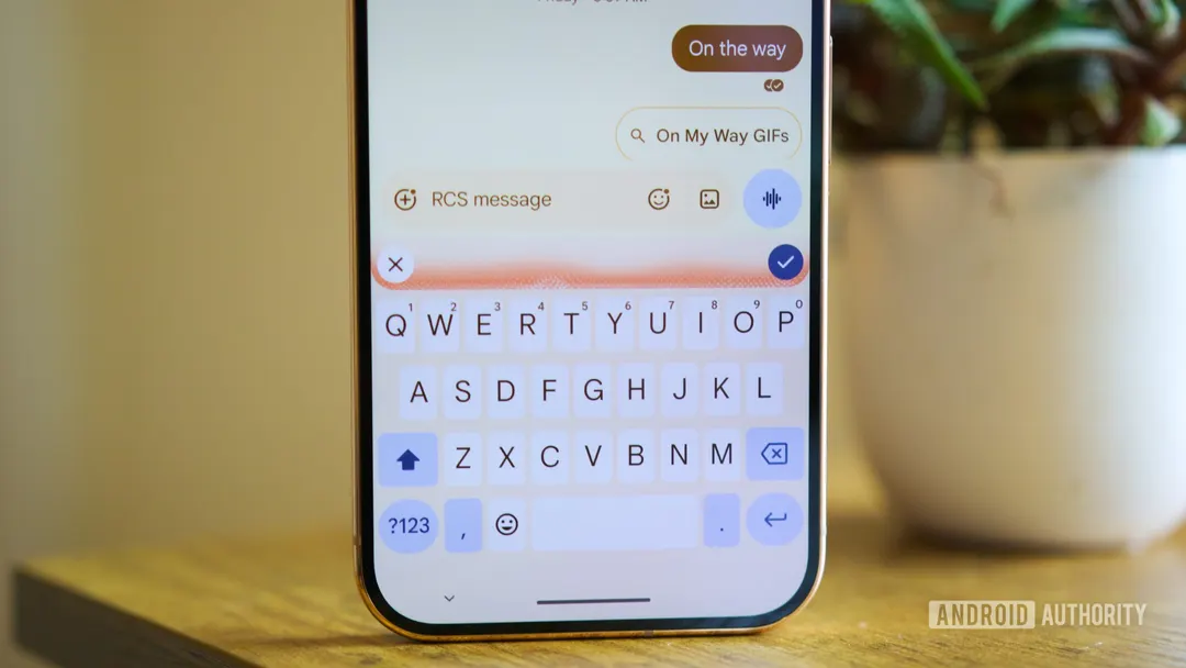 У части пользователей Gboard перестала работать клавиша Shift