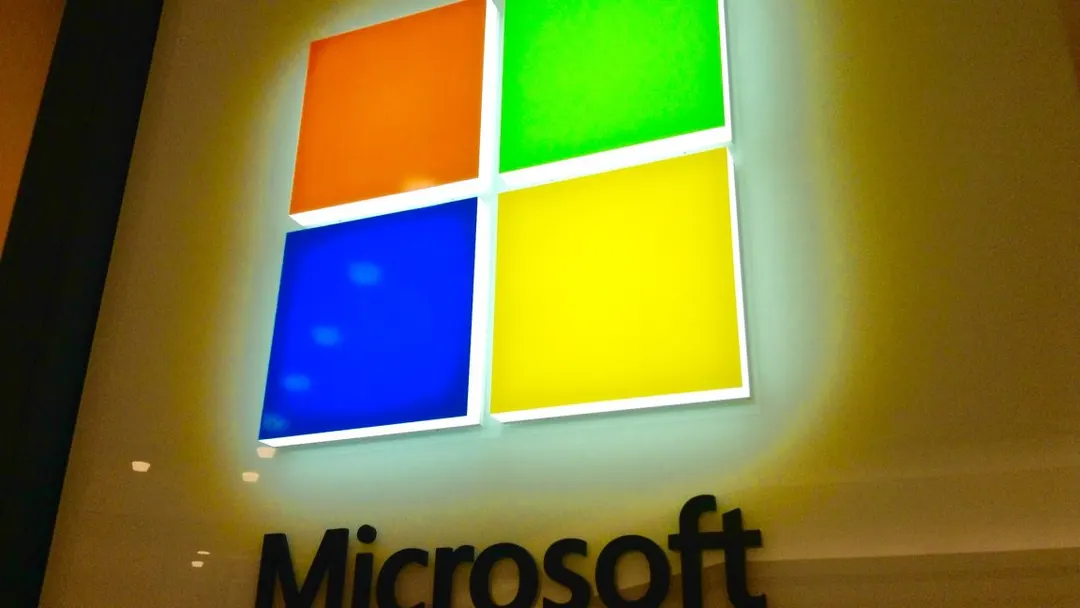 США временно запретили Microsoft, Adobe и ещё пяти IT-компаниям спонсировать грин-карты