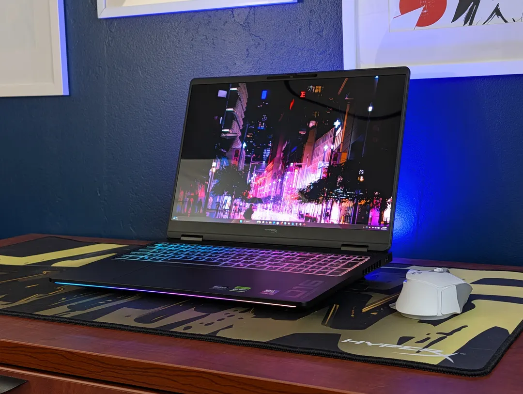 Обзор HP HyperX Omen Max 16: RTX 5090 на 175 Вт и адаптер на 460 Вт