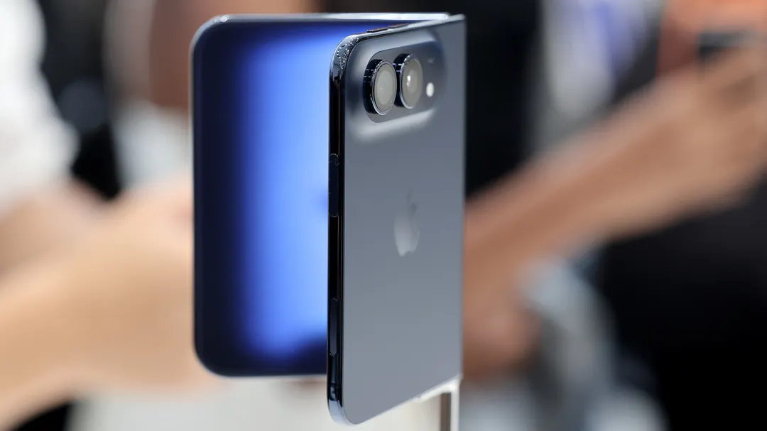 Xiaomi, Oppo и Motorola бросают вызов складному iPhone Duo
