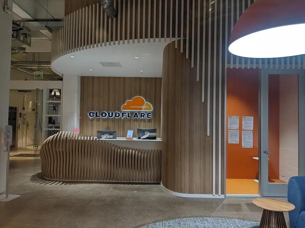 Cloudflare покупает Deno для запуска Workers на своих серверах