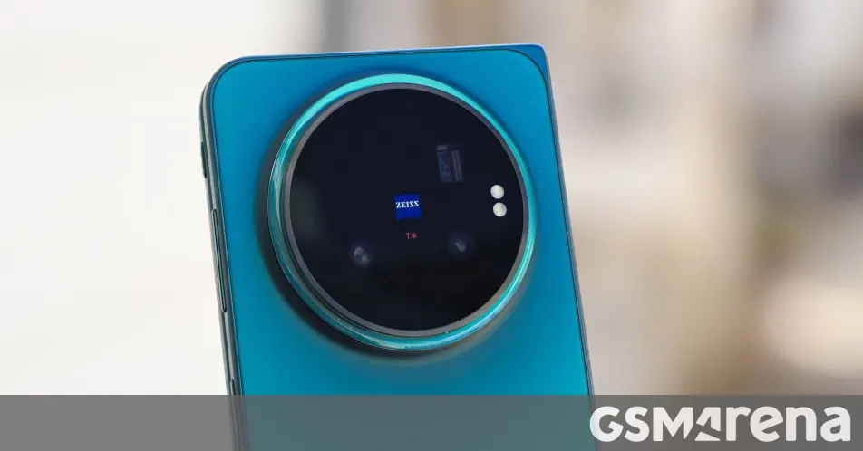 vivo X Fold6 в цвете Nebula Teal: первые впечатления